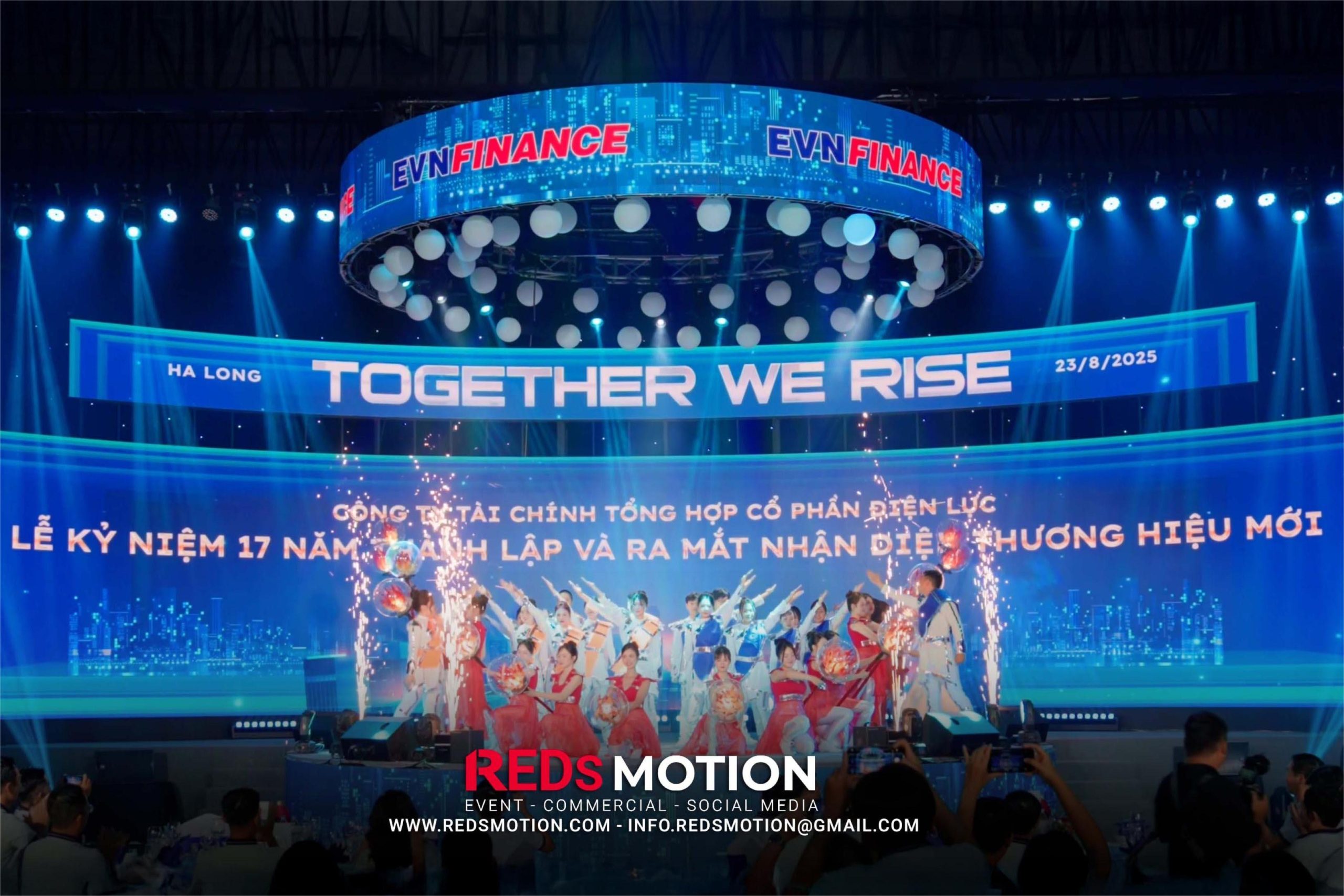 red-motion-chup-anh-le-ki-niem-17-nam-thanh-lap-EVF