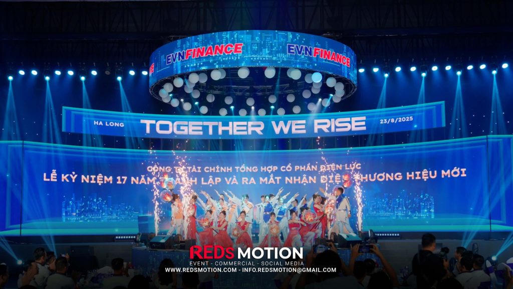 reds-motion-chup-anh-le-ki-niem-17-nam-thanh-lap-EVF