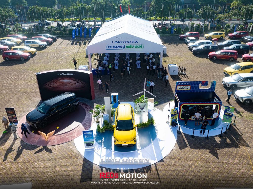 reds-motion-quy-mo-hoanh-trang-cua-le-ban-giao-vinfast-limo-green
